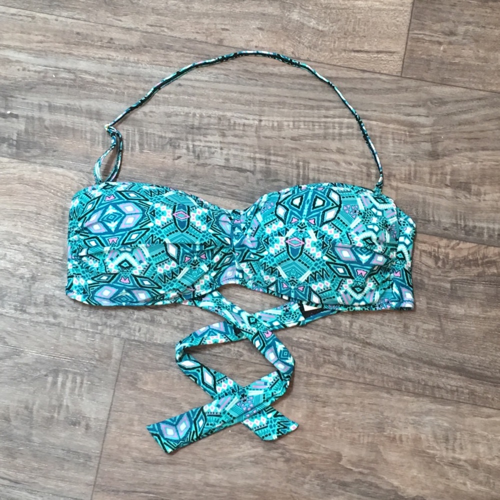 Jessica Simpson Bikini Set